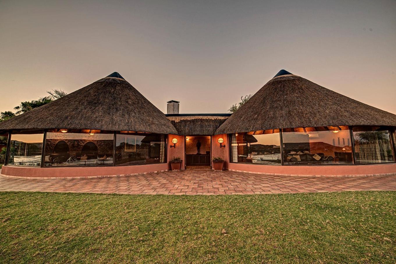Mount Etjo Safari Lodge Kalkfeld Exterior foto