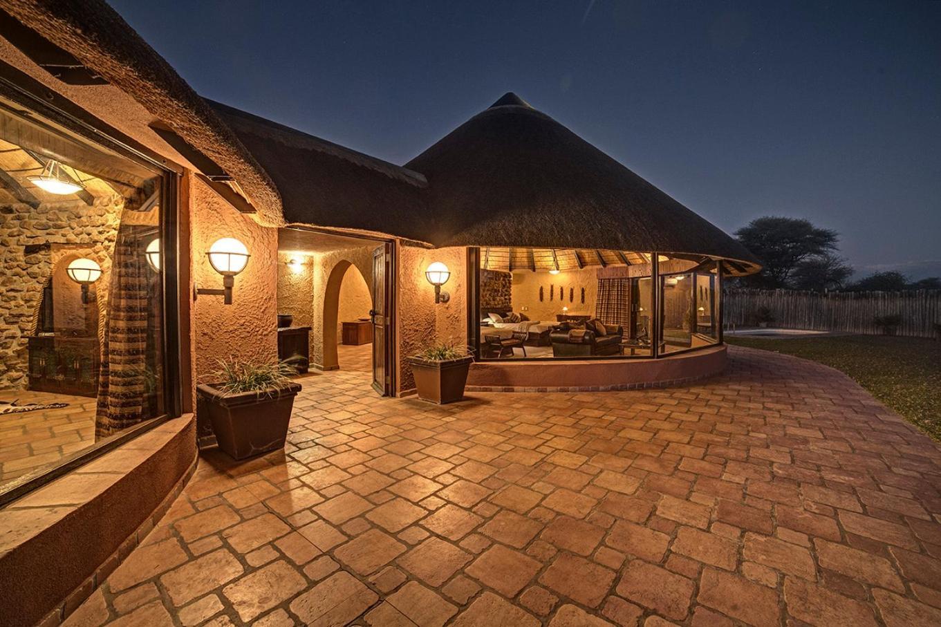 Mount Etjo Safari Lodge Kalkfeld Exterior foto